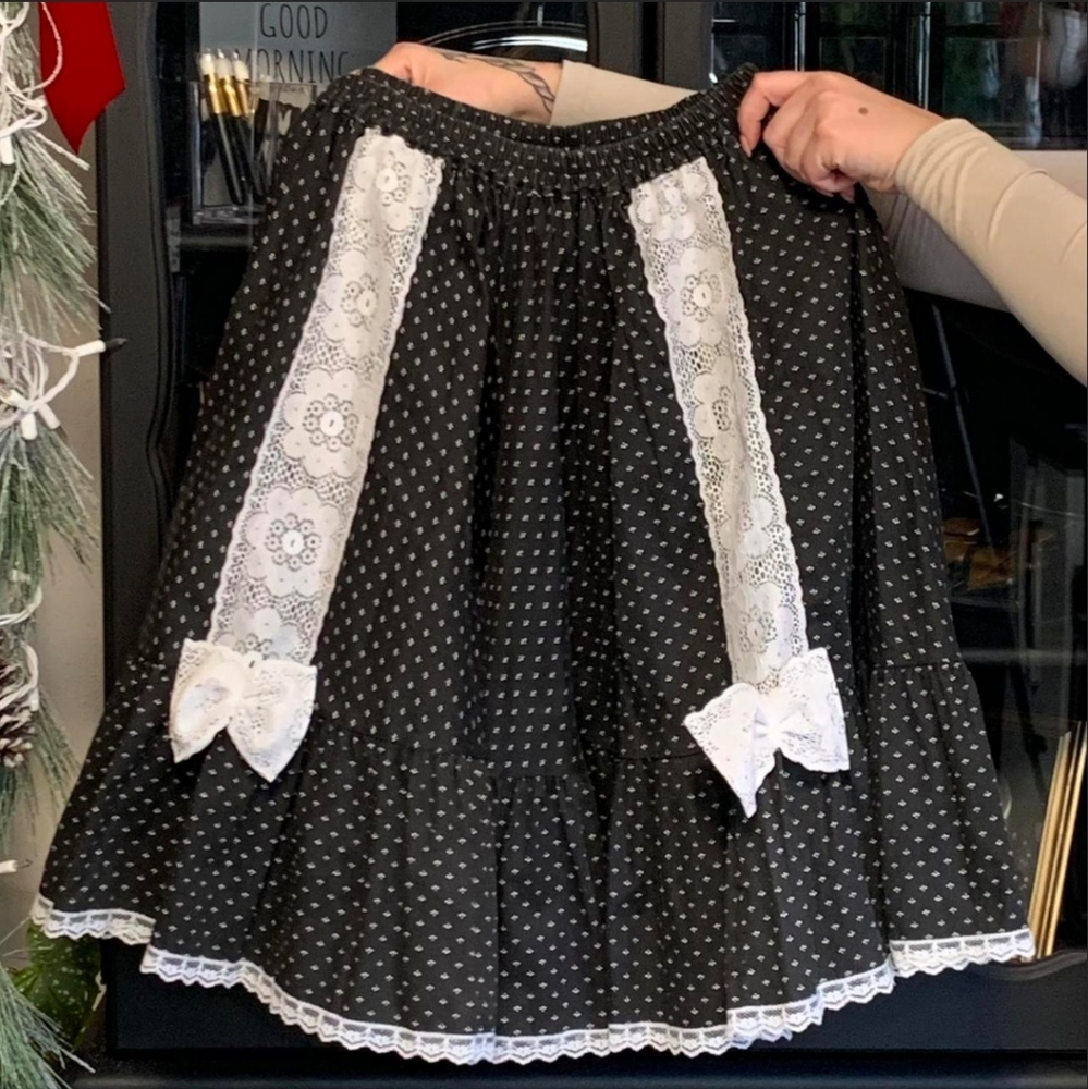 Vintage Coquett Kate Schorer Polkadot skirt with lace and bow details Size Large